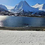 Balsfjord Fjord & Mountain View * Vollan
